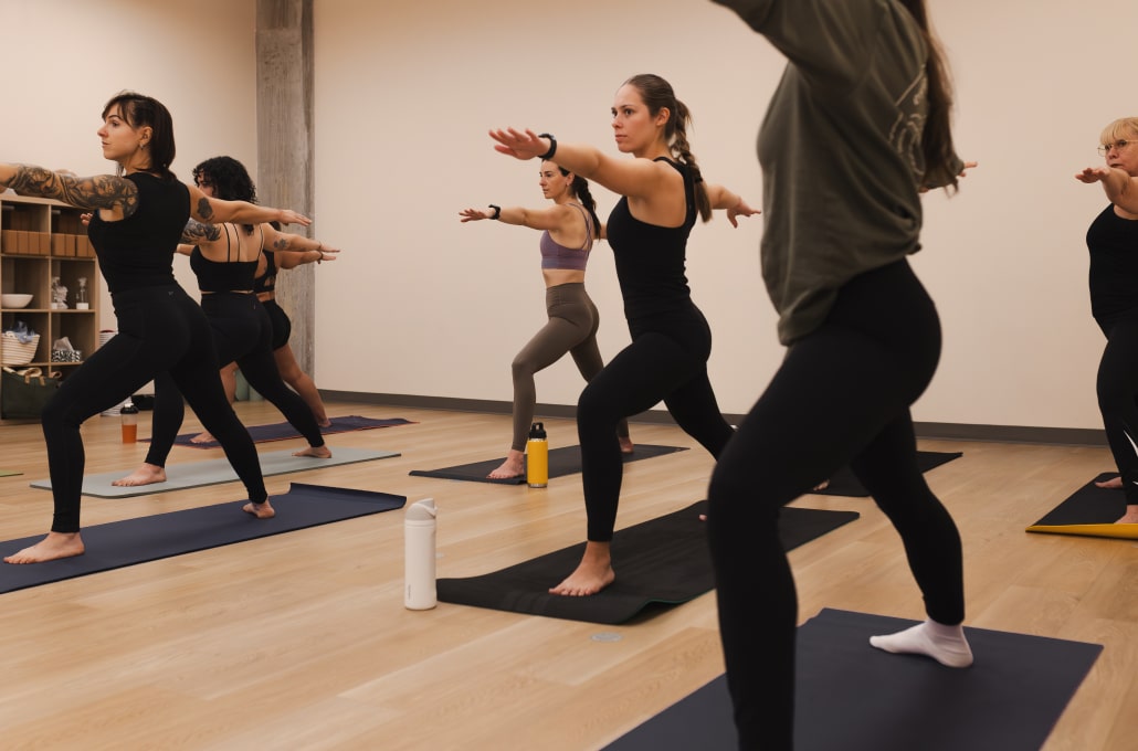 Cours de Pilates dans une salle tempérée de l’espace Multi Fitness d’Espace Althéa à St-Mathieu-de-Beloeil.
